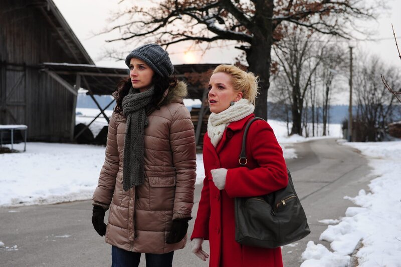 Elena (Lili Gesler, l.); Tanja (Judith Hildebrandt, r.) – Bild: ARD /​ Ann Paur