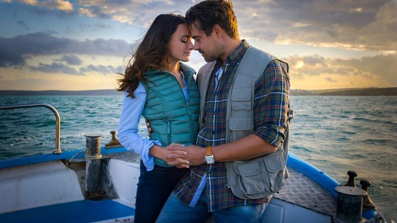 Sienna (Paula Schramm), Tyler (Raphael Vogt). – Bild: Jon Ailes /​ ORF /​ ZDF