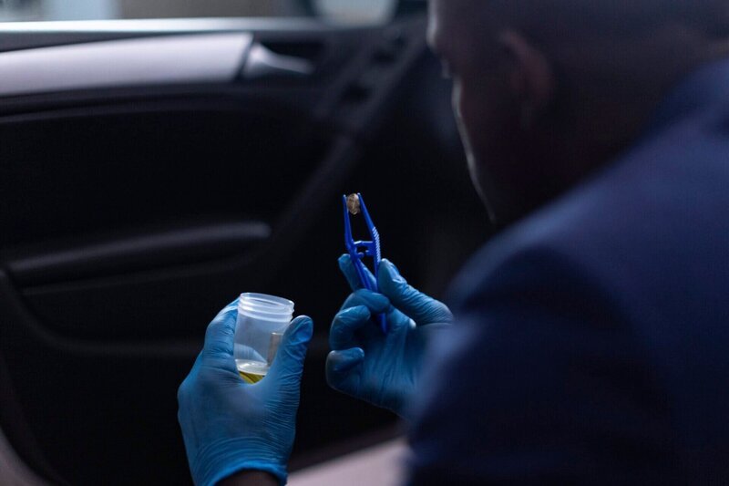 Forensische Beweise am Tatort – Bild: cflx ZLW /​ ©2022 CINEFLIX (COUNTDOWN 4) INC /​ Crime + Investigation