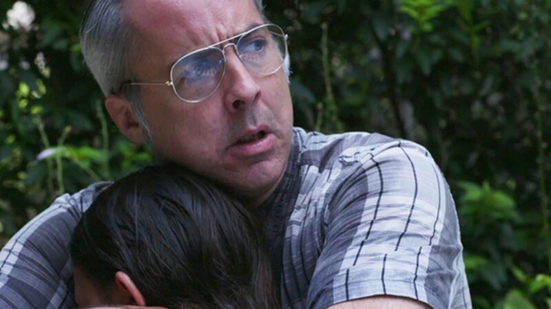 George Keller comforts daughter Ruth after Paul tries to drown her. – Bild: Investigation Discovery /​ Photobank