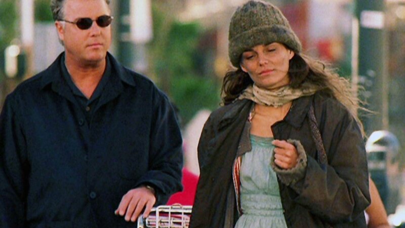 Grissoms (William Petersen) Spur in einem Mordfall führt in die Obdachlosenszene. Hat Cassie (Susan Misner) vielleicht den Mord beobachtet? – Bild: MG RTL D /​ CBS