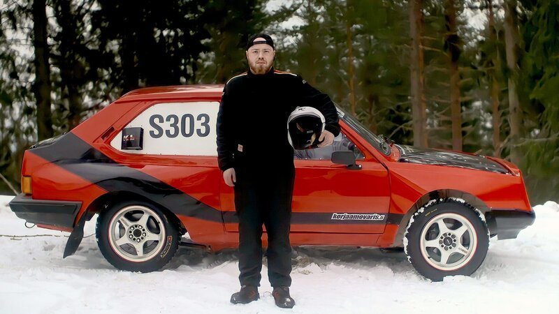 Schrottrennen in der finnischen Provinz Lauri Maljanen träumt von einer Profikarriere als Rallyefahrer. – Bild: SRF/​Kobalt/​ZDF/​ARTE/​Autentic