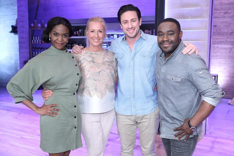 V.l.: Otlile Mabuse, Andrea Kiewel, Daniel Völz und Koch-Profi Nelson Müller – Bild: TVNOW /​ Frank W. Hempel