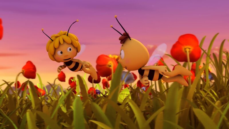 Maja und Willi sollen die Königin noch vor Sonnenuntergang nach Hause bringen. – Bild: ZDF/​Studio100 Animation