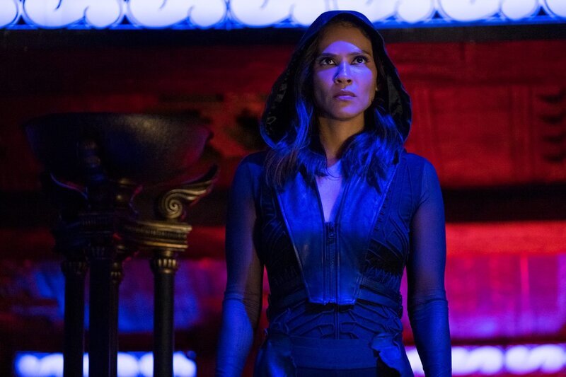 Lesley-Ann Brandt als Mazikeen – Bild: DC Comics /​ Warner Bros. Entertainment Inc.