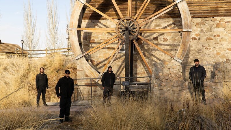 Zak (2.v.l) and crew. – Bild: TLC