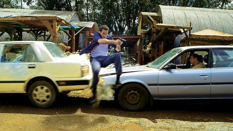 Mit seinen neuen Kollegen macht sich McGarrett (Alex O’Loughlin) daran, Victor Hesse aufzuspüren, den Mörder seines Vaters. Sie entdecken, dass es eine Verbindung zwischen Hesse und einem chinesischen Menschenschmuggler-Ring gibt … – Bild: ATV