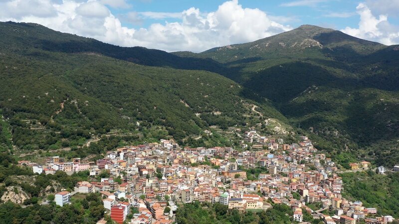 Rund um Villagrande im Osten Sardiniens werden viele Menschen außergewöhnlich alt. – Bild: 3sat