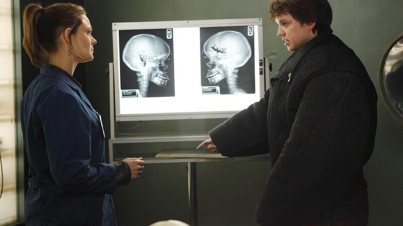 Dr. Brennan (Emily Deschanel, l.) und Zack Addy (Eric Millegan) – Bild: RTL /​ FOX
