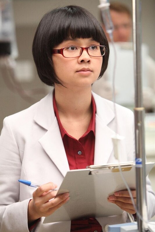 Die junge Asiatin Dr. Park (Charlyn Yi) ist nach dem Fortgang seines Teams während seiner einjährigen Abwesenheit House’ einzige Unterstützung. – Bild: port.hu