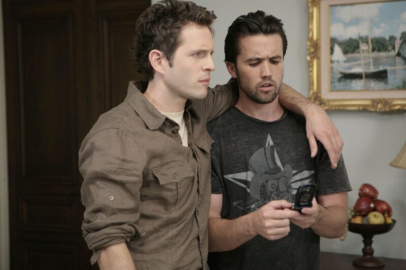 Dennis (Glenn Howerton, l.) und Mac (Rob McElhenney, r.) sind auf der Suche nach neuen Freunden … – Bild: Fox and its related entities