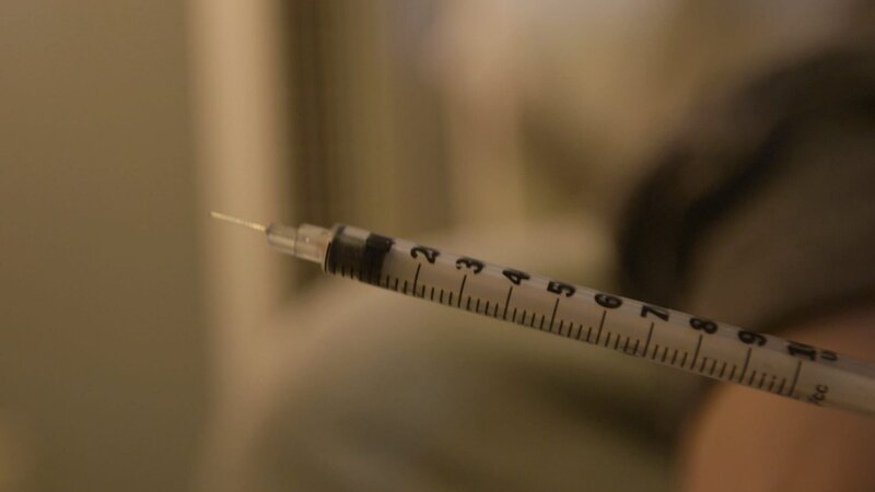 Staten Island, New York: Eine hyperdermische Nadel. (Bildnachweis: National Geographic Channels/​Roeland Doust) – Bild: The National Geographic Channel.