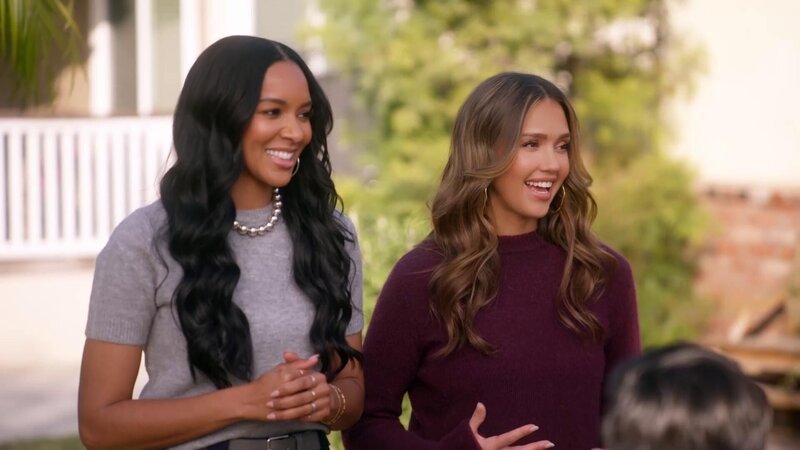 Lizzy Mathis (l.) und Jessica Alba. Die Verwendung des sendungsbezogenen Materials ist nur mit dem Hinweis und Verlinkung auf RTL+ gestattet. – Bild: RTL Deutschland