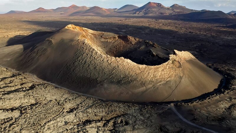 Vulkankegel Lanzarote. – Bild: ZDF
