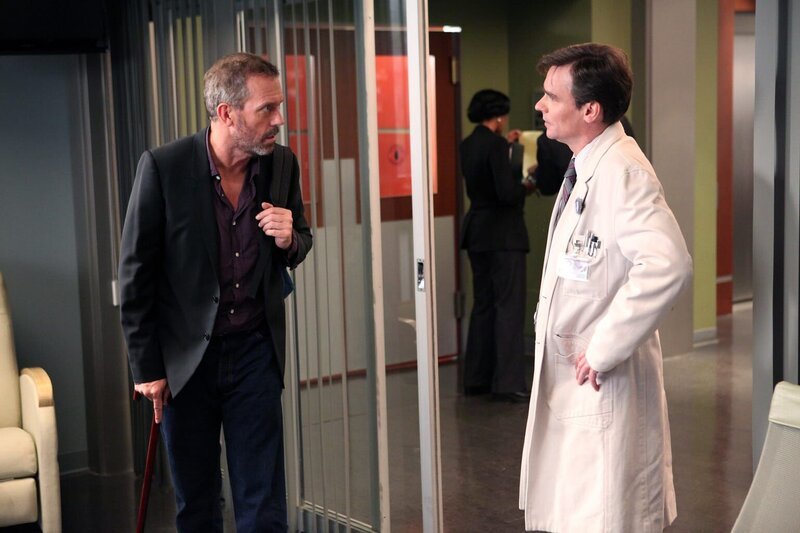 L-R: Dr. Gregory House (Hugh Laurie), Dr. James Wilson (Robert Sean Leonard). – Bild: Universal Network Television LLC