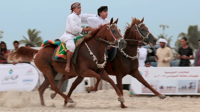 Omanisches Pferderennen – Bild: phoenix/​ZDF/​Roland Gockel