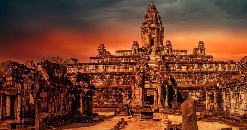 Zwischen dem 9. und dem 15. Jahrhundert ist das Reich der Khmer eine der mächtigsten Hochkulturen Südostasiens. Seine Stärken erweisen sich als fatal und führen zum Untergang. – Bild: Tobias Lenz, Autorenkombinat