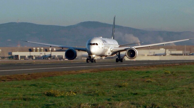 Start einer Boing 787–9. – Bild: HR