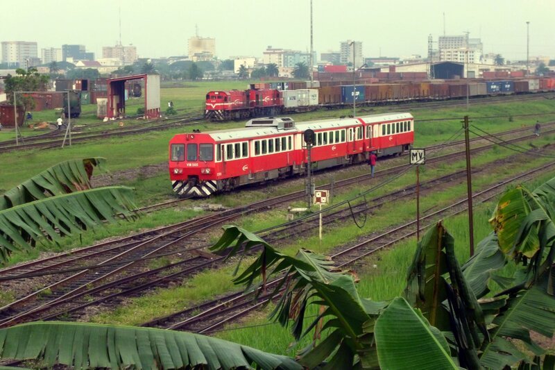 Kurz vor der Hauptstadt Yaoundé auf über 700 Metern. – Bild: SWR/​Alexander Schweitzer