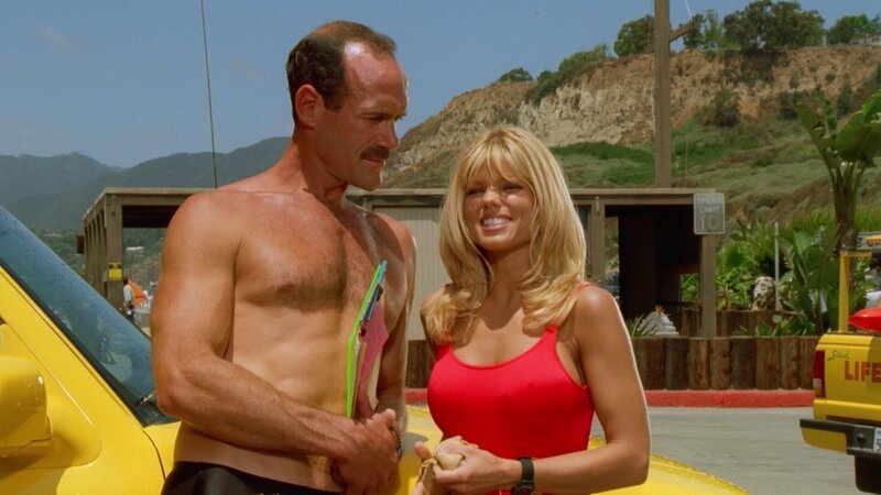 L-R: Mike „Newmie“ Newman (Michael Newman), Donna Marco (Donna d’Errico) – Bild: The Baywatch Production Company Lizenzbild frei