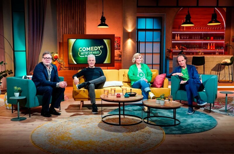 Paul Panzer, Michael Mittermeier, Mirja Boes und Olaf Schubert bringen in „Comedy rettet die Welt“ humorvolle Antworten auf gesellschaftliche Fragen. – Bild: SWR
