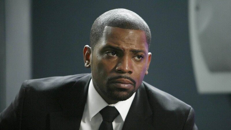 FBI-Agent Ben Reynolds (Mekhi Phifer) zweifelt daran; dass der verdächtige Sexualstraftäter mit den üblichen Methoden überführt werden kann. – Bild: TVNOW /​ FOX