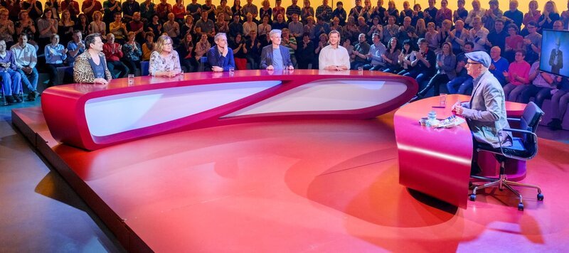 Ingo Appelt, Monica Weinzettl, Thomas Maurer, Florian Scheuba, Gery Seidl, Oliver Baier. – Bild: ORF/​Günther Pichlkostner