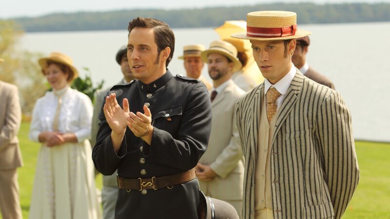 George Crabtree (Jonny Harris, l.) und Ralph Bridgewater (Jonathan Keltz, r.) – Bild: AXN White