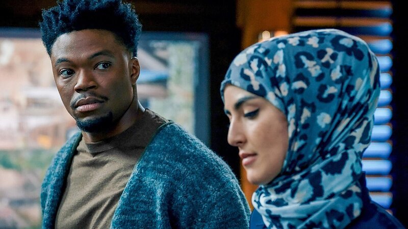 Caleb Castille (Special Agent Devin Rountree), Medalion Rahimi (Special Agent Fatima Namazi). – Bild: ORF/​Sevenone International/​CBS