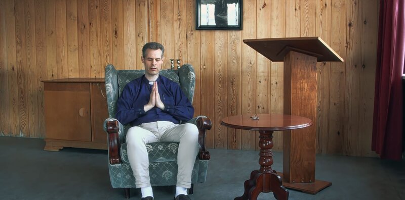 Siggis Freund Dan ist nicht nur Pastor, er leitet auch ein Sicherheitsunternehmen. – Bild: ZDF und Pipeline Production