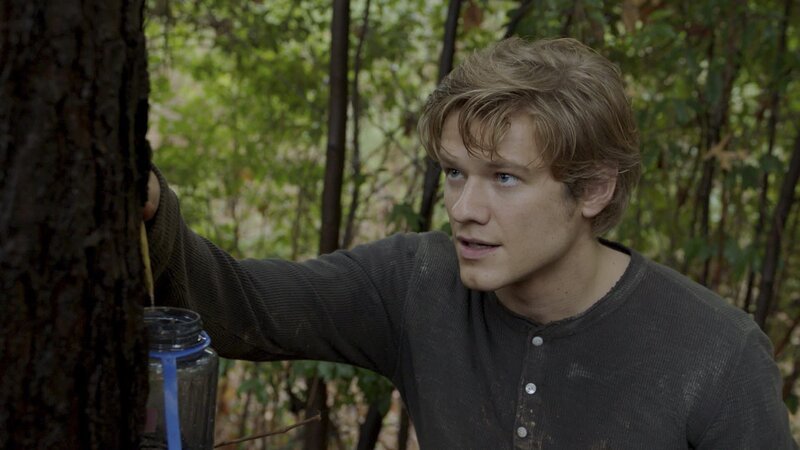 Tief im nirgendwo im Kasachstan sind MacGyvers (Lucas Till) technische Fähigkeiten und Cleverness gefragt, um sich und sein Team zurück in die Zivilisation zu bringen …. Doch wo ist Kriegsverbrecher Victor abgeblieben?; Tief im nirgendwo im Kasachstan sind MacGyvers (Lucas Till) technische Fähigkeiten und Cleverness gefragt, um sich und sein Team zurück in die Zivilisation zu bringen …. Doch wo ist Kriegsverbrecher Victor abgeblieben? – Bild: Dieses Bild darf ausschließlich nach Maßgabe der Allgemeinen Geschäftsbedingungen für die Presselounges der Sender der ProSiebenSat.1 Media SE (AGB) genutzt werden.