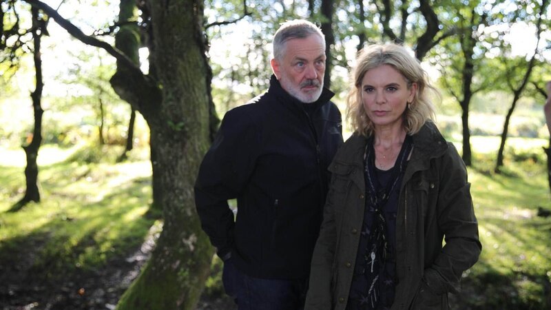 David Wilson und Emilia Fox. Die Verwendung des sendungsbezogenen Materials ist nur mit dem Hinweis und Verlinkung auf TVNOW gestattet. – Bild: TVNOW