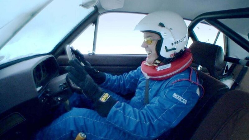 James May hat am Fahren sehr viel Spaß. – Bild: RTL /​ BBC Studios