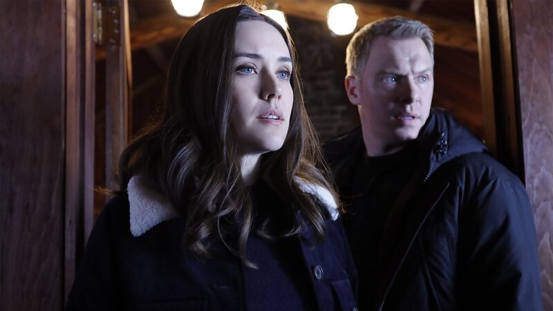 Elizabeth Keen (Megan Boone), Donald Ressler (Diego Klattenhoff) – Bild: AXN Black