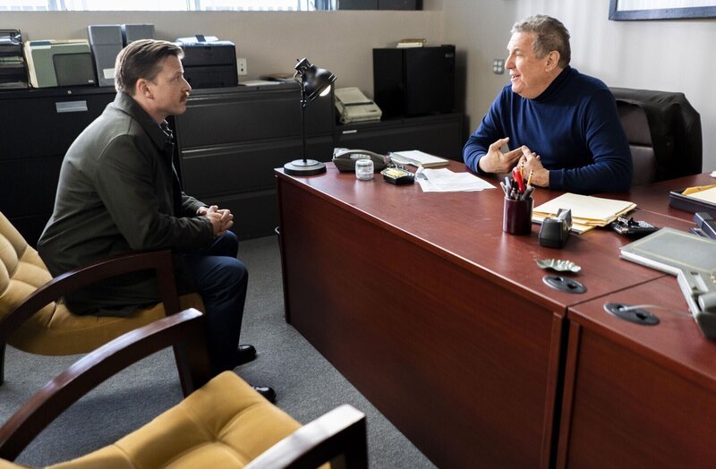 Detective Tommy Killian (Kevin Rankin, l.); Kurt Walsh (Mike Starr, r.) – Bild: CBS Broadcasting, Inc.