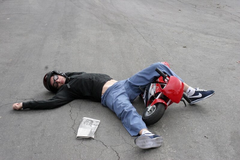 Auf den Kopf gefallen: J.D. (Zach Braff) … – Bild: ORF (FS1/​FS2) /​ ORF1