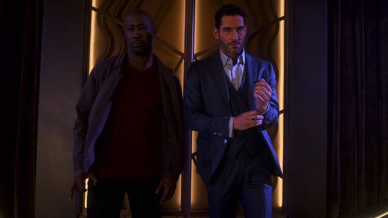 Amenadiel (DB Woodside, l.); Lucifer (Tom Ellis, r.) – Bild: Netflix, Inc.