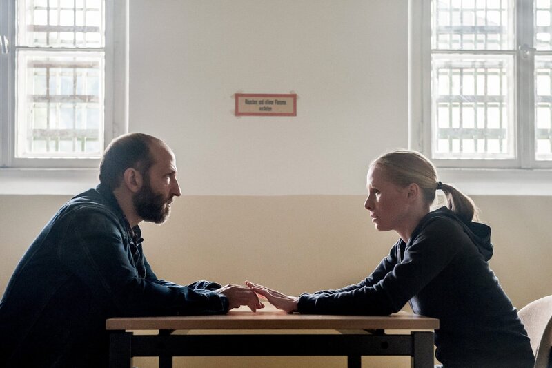 Michael Fuith (Horst Schano), Susanne Wuest (Lucy Dolzer). – Bild: ORF