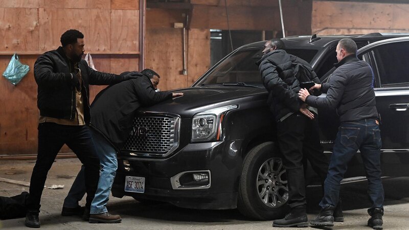 Kevin Atwater (LaRoyce Hawkins), Lew Atwater (Erik LaRay Harvey), Ernie Reed (Bruce Blackshear), Hank Voight (Jason Beghe) – Bild: AXN Black