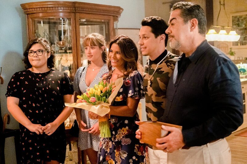 Belissa Escobedo (Natalie), Madelyn Sher (Amy), Lisa Vidal (Mari), David Del Rio (Mateo), Carlos Gomez (Rafael). – Bild: ORF/​Universal/​ABC/​Francisco Roman