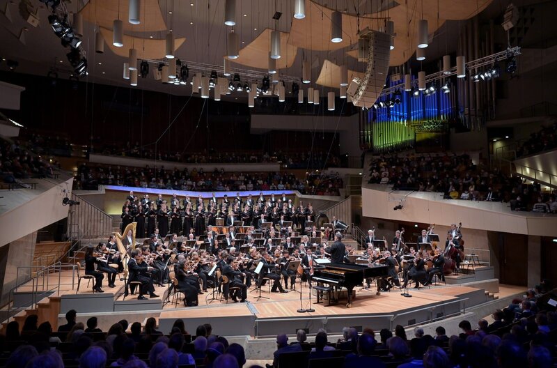 Lisa Batiashvili und Deutsches Sinfonie Orchester Berlin – Bild: RBB /​ Peter Adamik