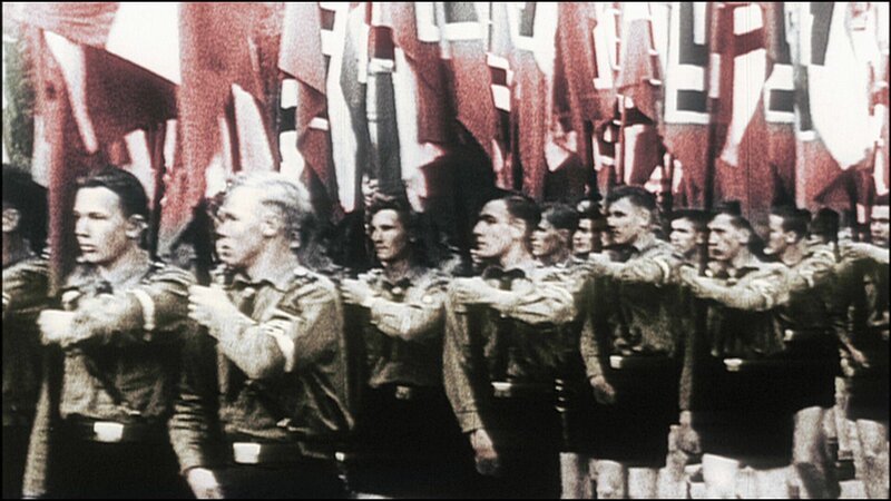 Parade der Hitlerjugend, Deutschland, 1943 – Bild: RTL/​ © CC&C