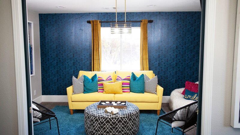 Die Haus-Flipper kaufen ein kleines, unscheinbares Zweifamilienhaus nahe der Uni und dem Vegas-Strip. – Bild: HGTV