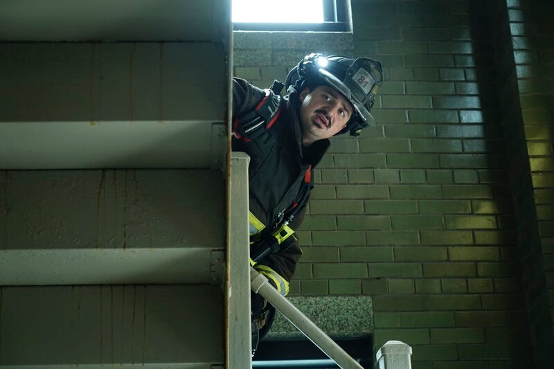 CHICAGO FIRE -- „Going to War“ Episode 702 -- Pictured: Yuri Sardarov as Brian „Otis“ Zvonecek – Bild: NBCUniversal Media, LLC