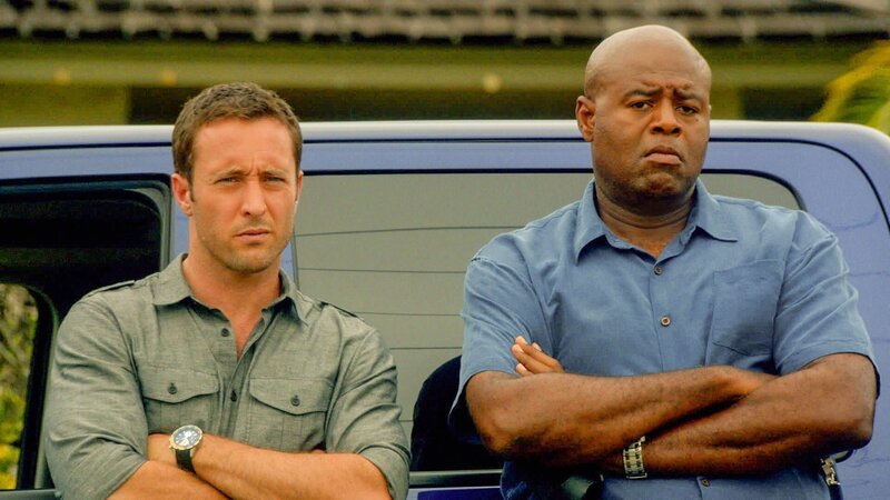 Alex O’Loughlin (Steve McGarrett), Chi McBride (Lou Grover). – Bild: CBS Broadcasting, Inc.