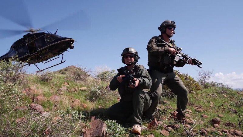 Die Bell 429 zeichnet sich durch ihre Vielseitigkeit aus, von Rettungs- und Polizeieinsätzen bis hin zum VIP-Transport in luxuriöser Ausstattung. – Bild: Mentor Media Film und TV Produktion UG/​WeltN24 GmbH