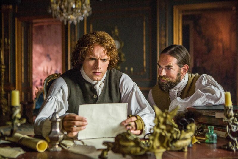 „Outlander – Die Highland-Saga“, „Das Versprechen.“ Claire ist besorgt um Master Raymond. – Bild: ORF/​Sony Pictures/​Starz/​Ed Miller