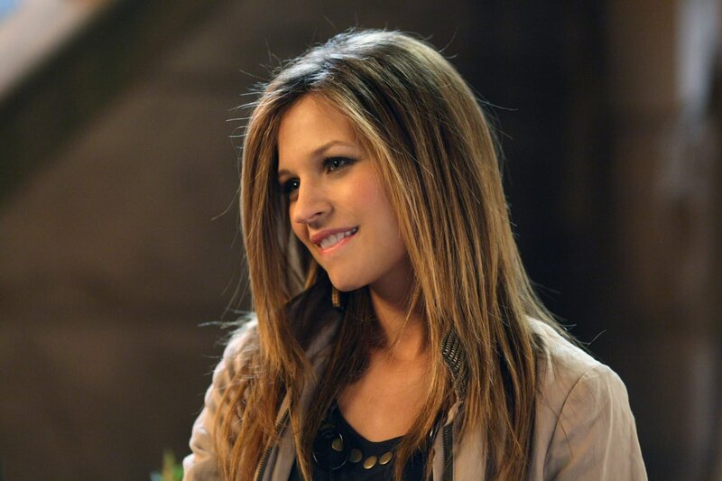 Episode 104 Scene 09: Claudia’s Father is home. Let’s go to his office. – Bild: Paul Schiraldi Photography