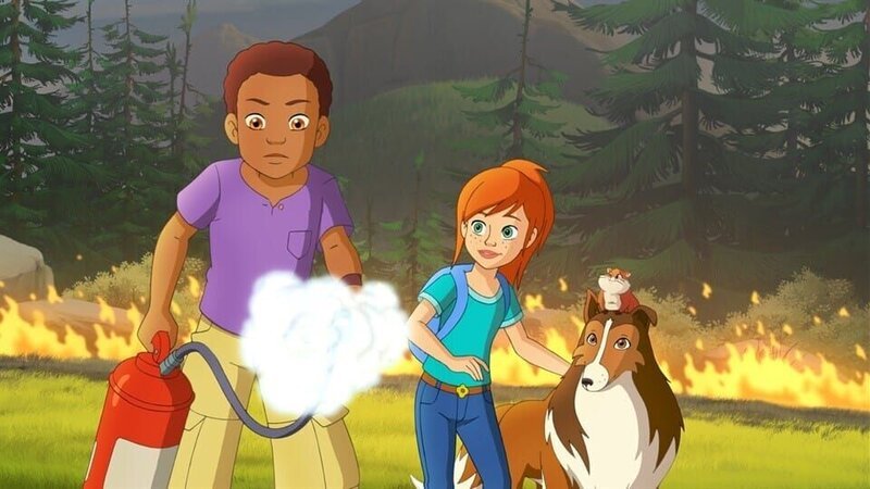 Ein Blitzschlag hat einen Waldbrand ausgelöst der sich rasch ausbreitet. Zoe und Harvey versuchen dem entgegen zu wirken. – Bild: ZDF/​Classic Media/​DC Entertainment/​Superprod/​ZDF