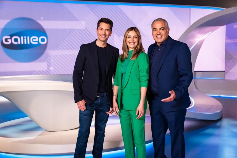 v.l.n.r.: Stefan Gödde, Funda Vanroy, Aiman Abdallah. – Bild: ProSieben /​ Benjamin Kis